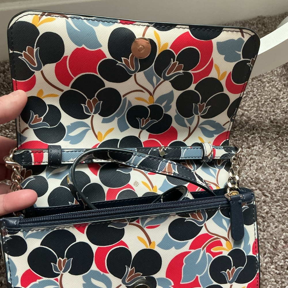 Kate Spade | Cameron Breezy Floral Small Flap Crossbody - Picture 4 of 8